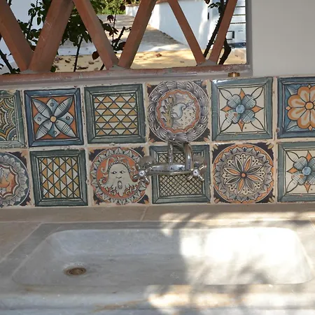 Costa Medea Vila *
