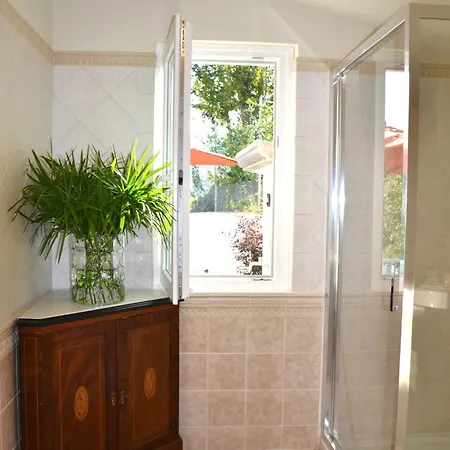 Vila Costa Medea *